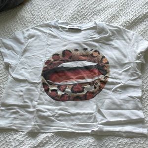 shonna drew leopard lip tee